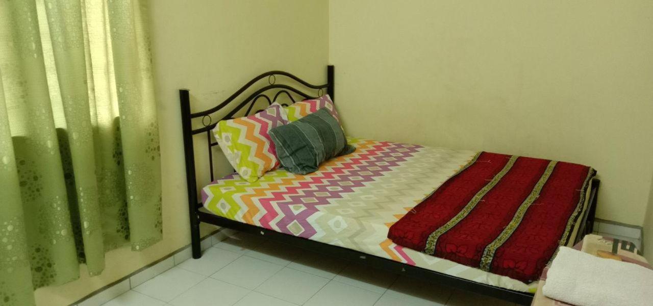 Bajet Homestay - Low Cost Houses Kuantan Kültér fotó